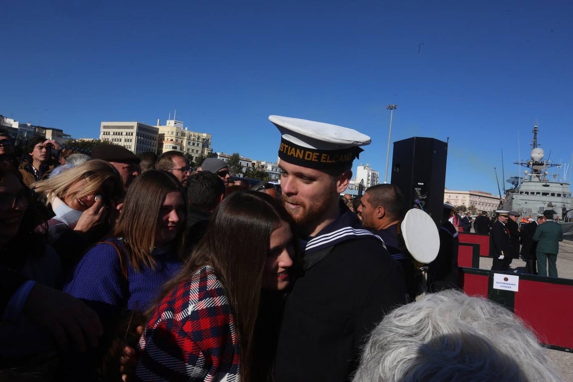 Fotogalería: Emocionante «hasta pronto» al Juan Sebastián Elcano