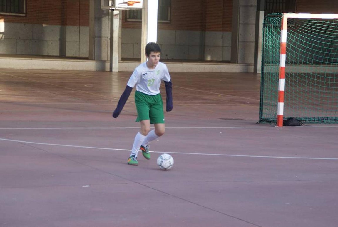 Las mejores imágenes del encuentro entre los equipos de Salesianos Atocha “A” y Jesús Maestro “B”. 