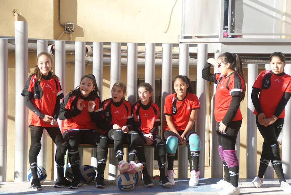 Las mejores imágenes del encuentro entre el "Beata María Ana de Jesús" y el "Rafaela Ybarra". 