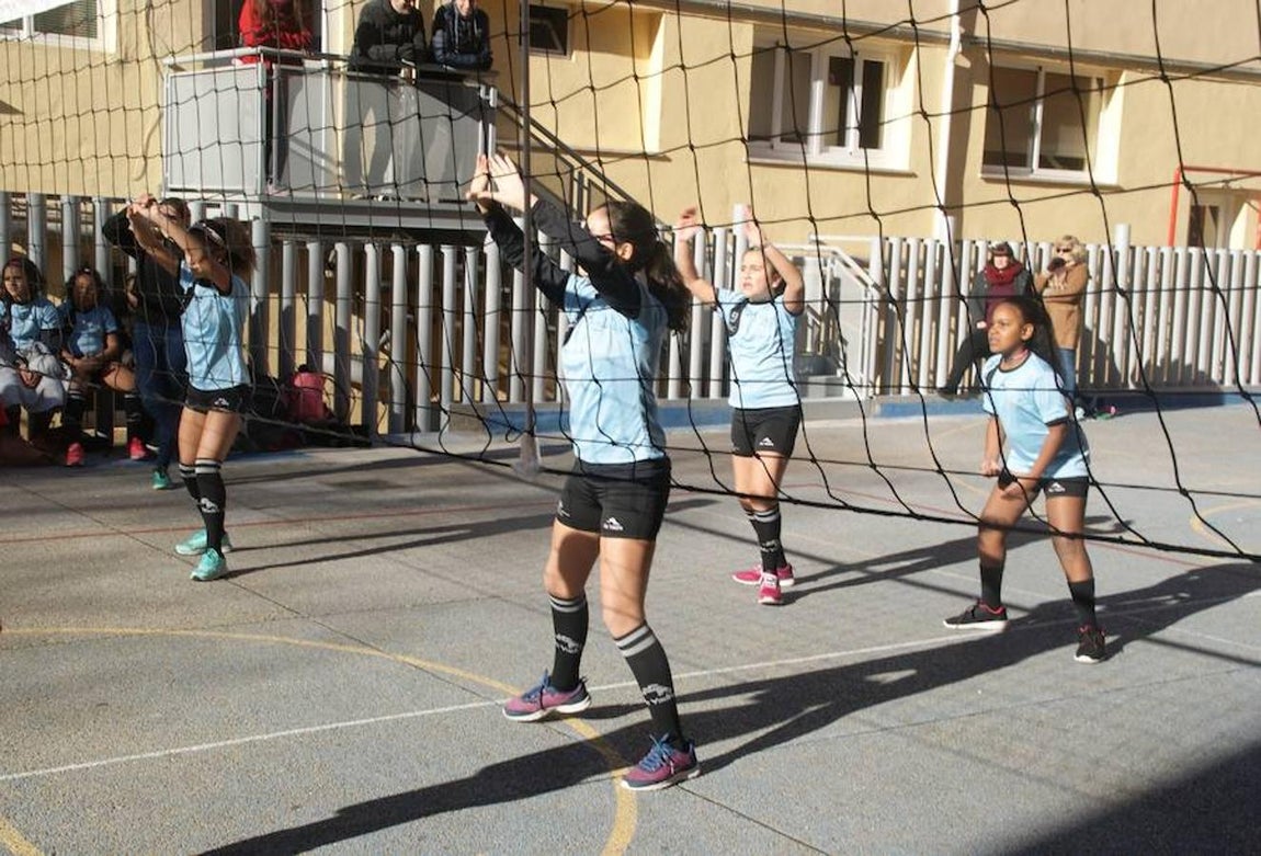 Las mejores imágenes del encuentro entre el "Beata María Ana de Jesús" y el "Rafaela Ybarra". 