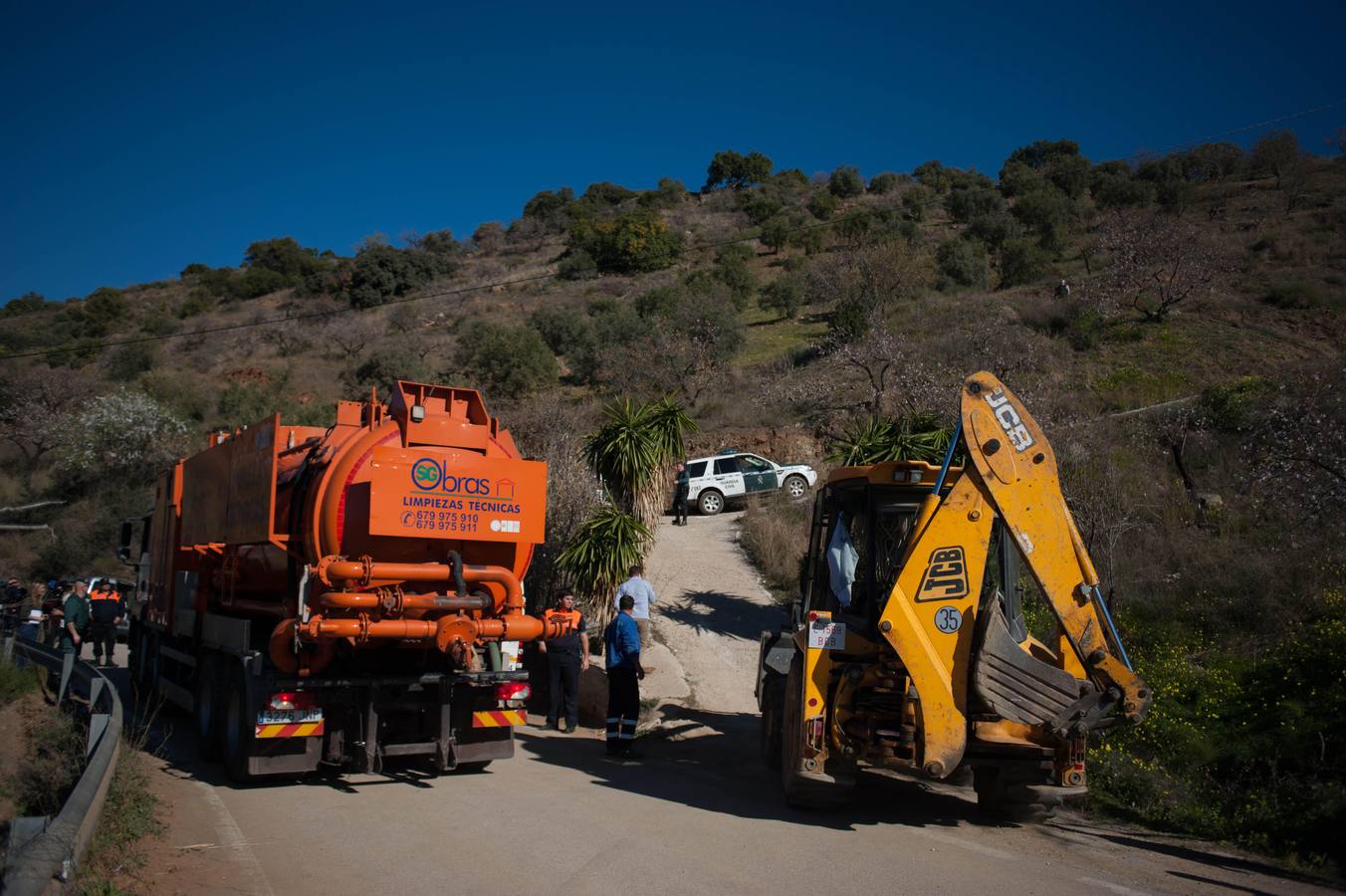 Rescate de un niño de 2 años que cayó a un pozo en la localidad malagueña de Totalán