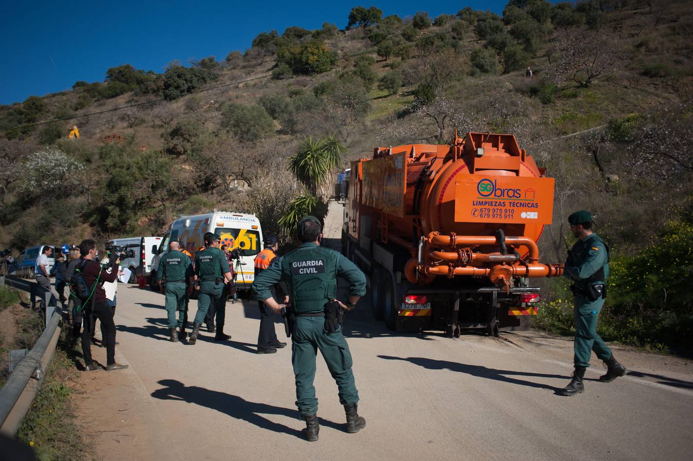 Rescate de un niño de 2 años que cayó a un pozo en la localidad malagueña de Totalán