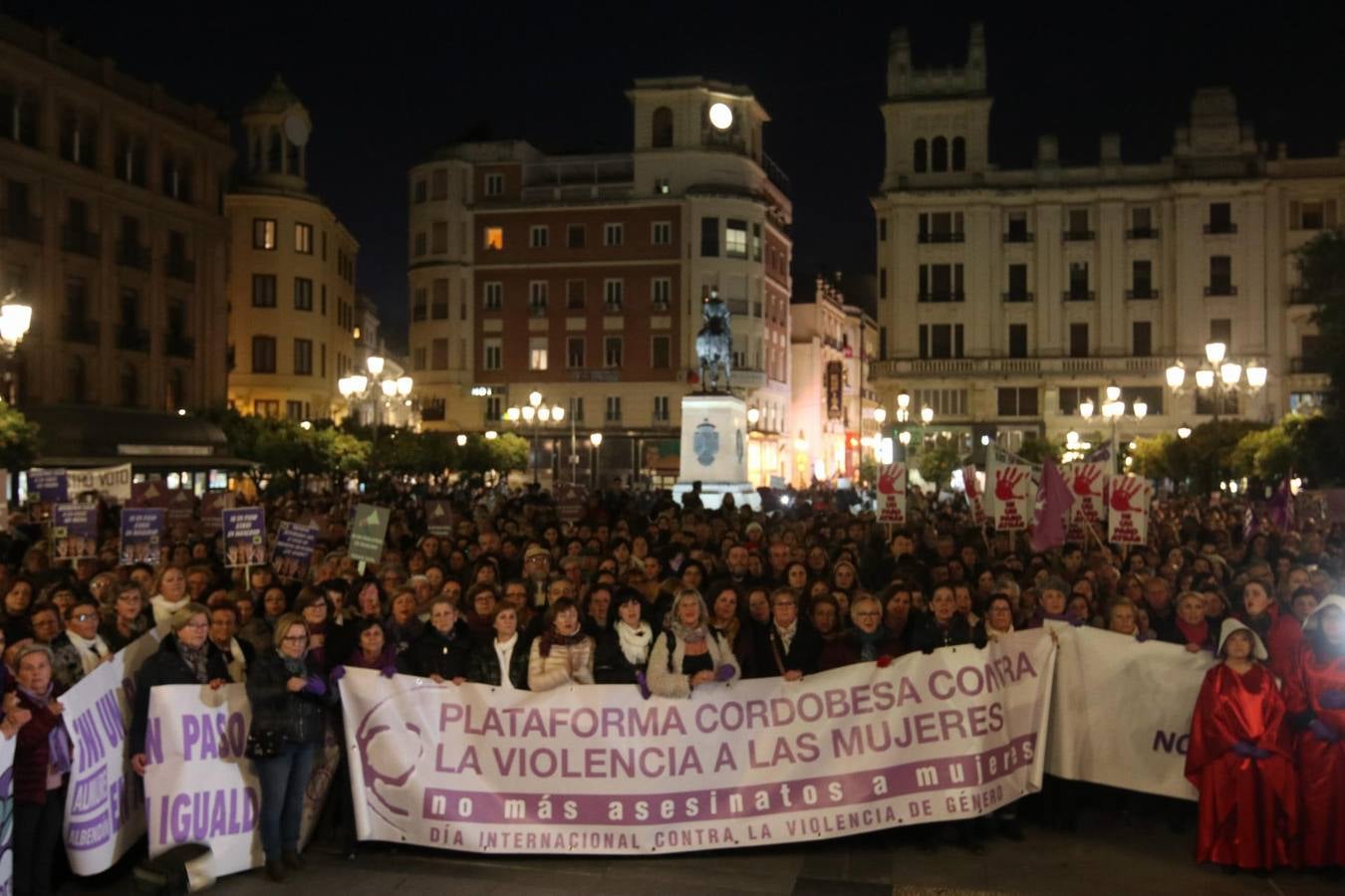 La protesta feminista en Córdoba, en imágenes