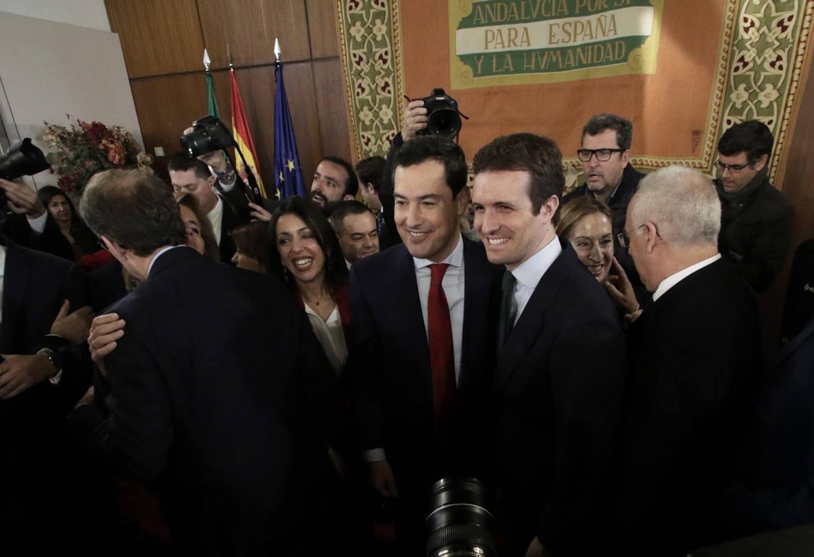 Las caras de la toma de posesión de Juanma Moreno