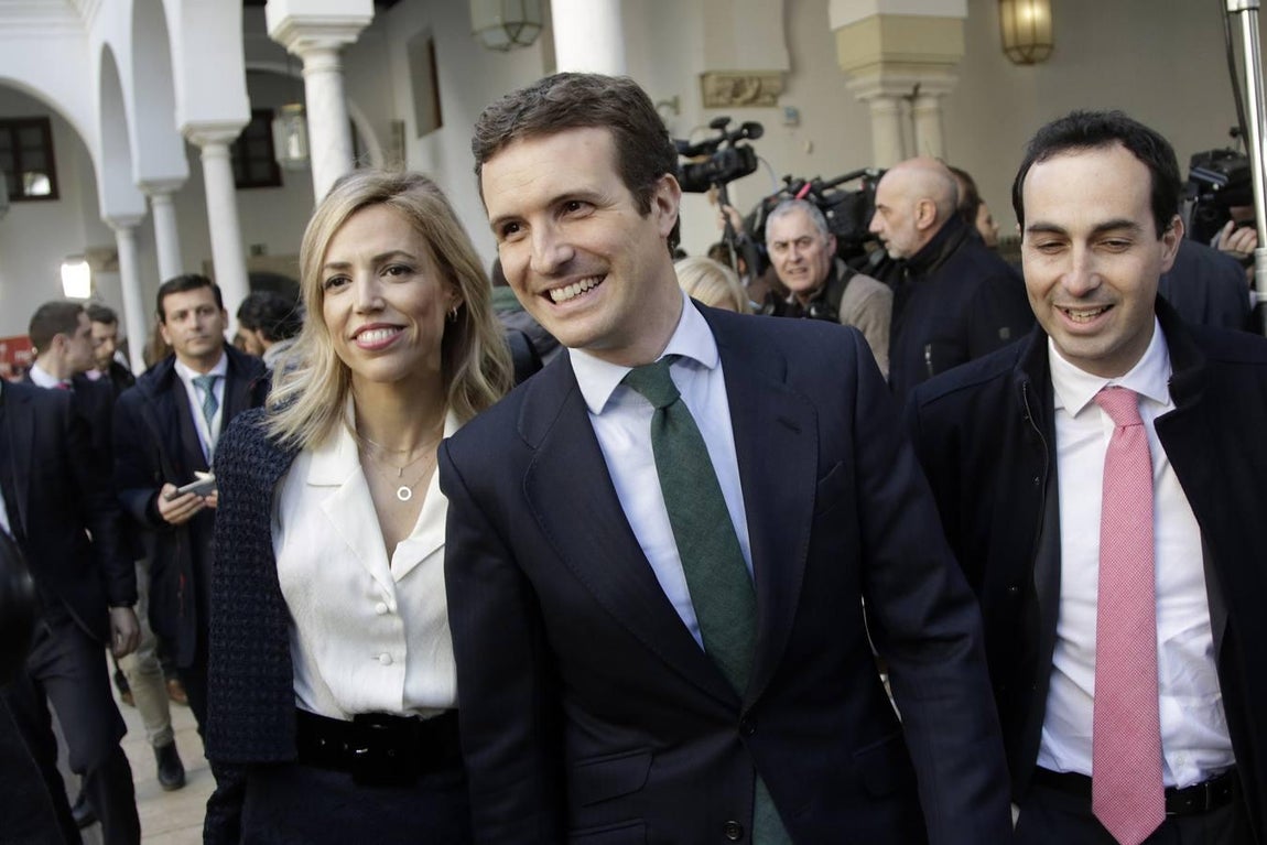 Las caras de la toma de posesión de Juanma Moreno