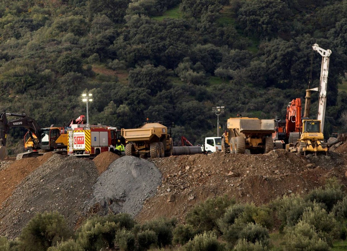 Los trabajos para rescatar al pequeño no paran desde que cayese al pozo el pasado domingo. 
