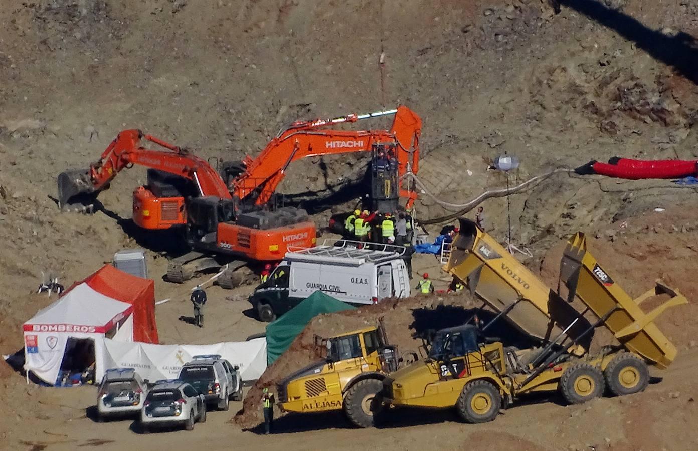 Crónica gráfica de los trabajos en el pozo de Totalán para rescatar a Julen