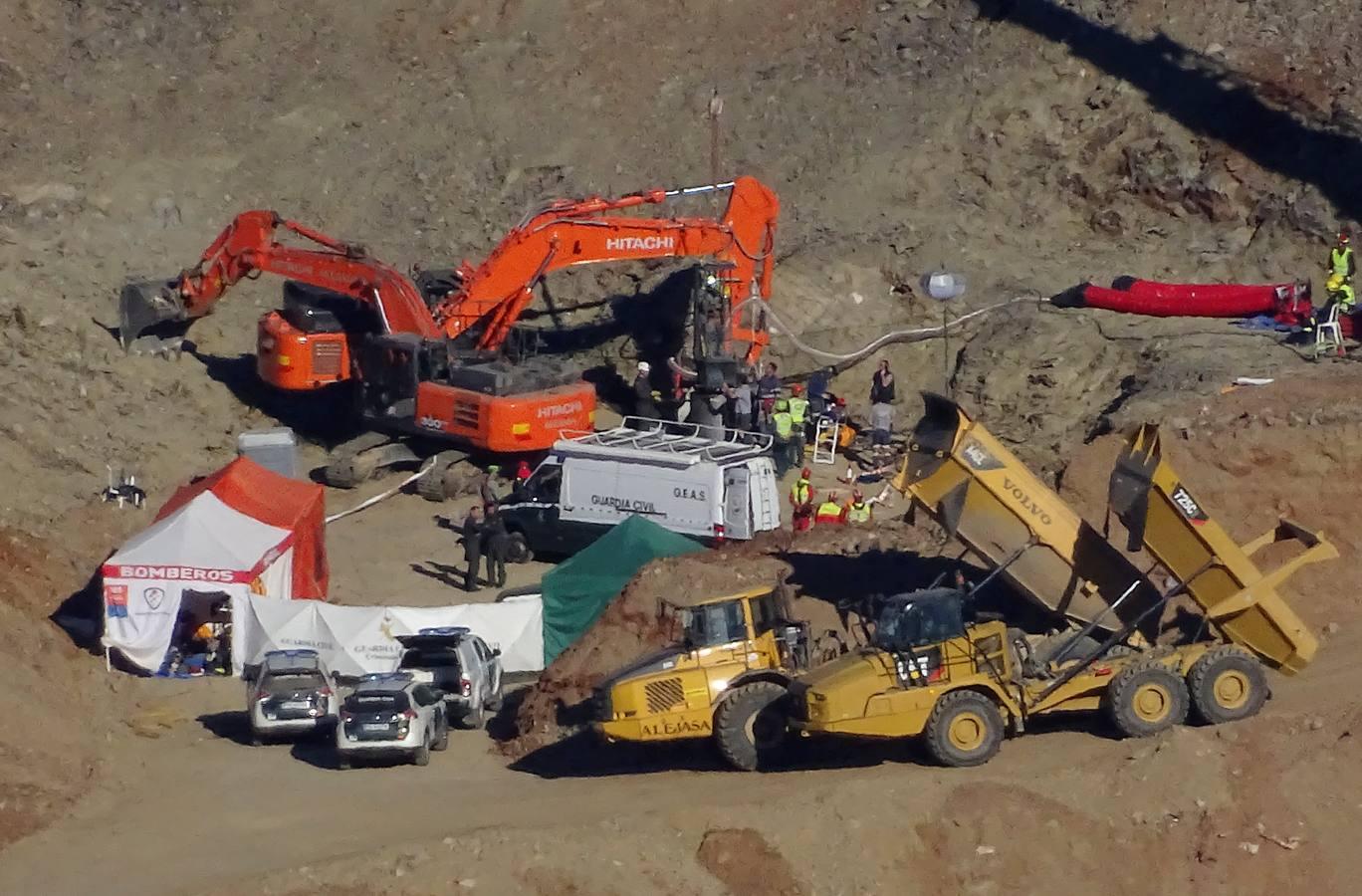 Crónica gráfica de los trabajos en el pozo de Totalán para rescatar a Julen