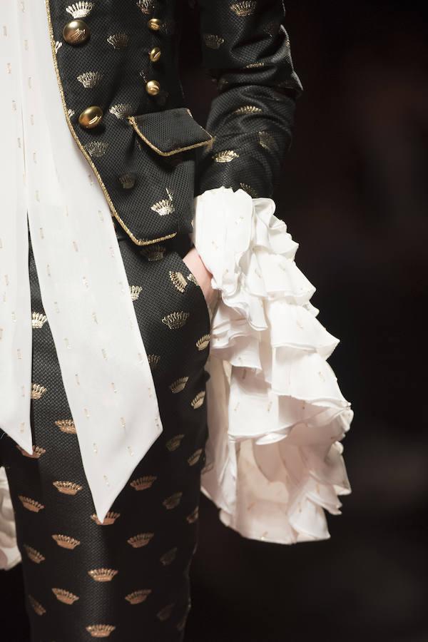 Las chorreras y los estampados siguen siendo uno de sus sellos de identidad. 