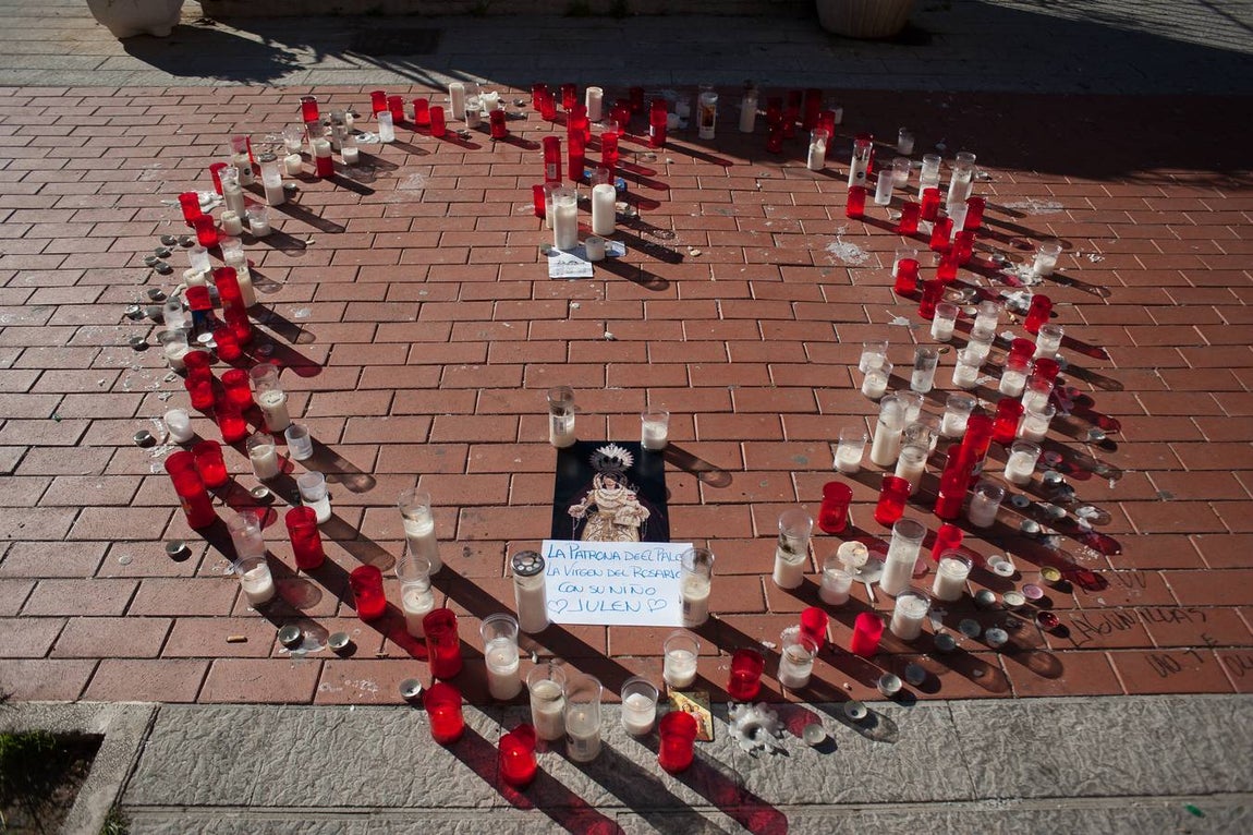 En imágenes, el apoyo incondicional a la familia de Julen en su barrio malagueño de El Palo