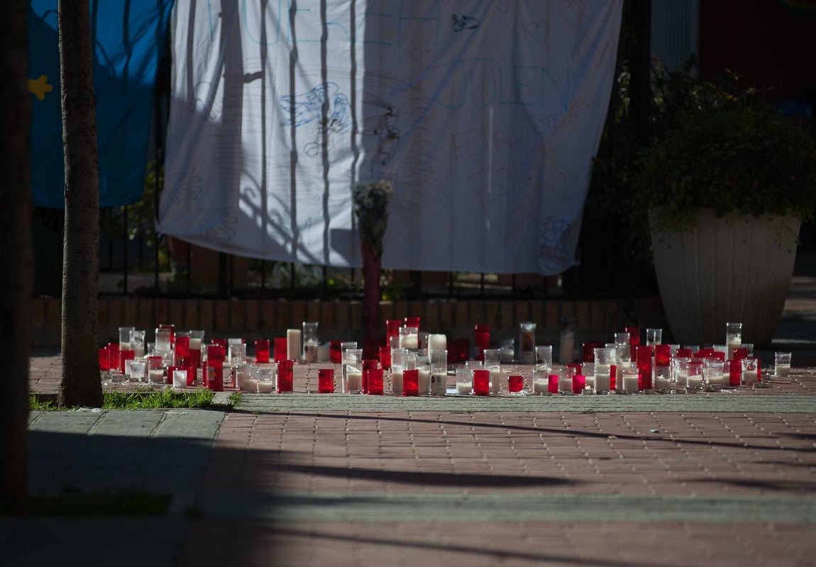 En imágenes, el apoyo incondicional a la familia de Julen en su barrio malagueño de El Palo
