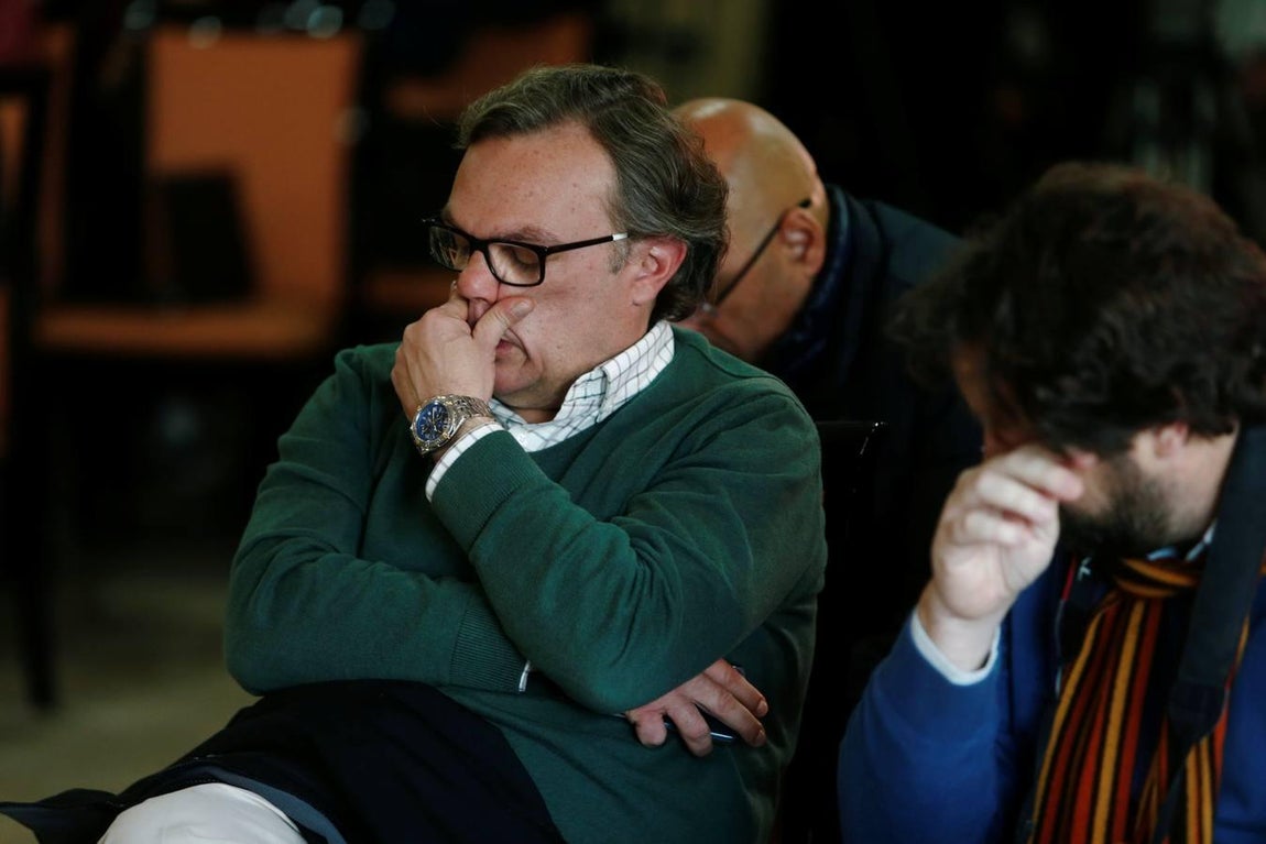 En imágenes: tristeza y desolación en el tanatorio de la barriada malagueña de El Palo