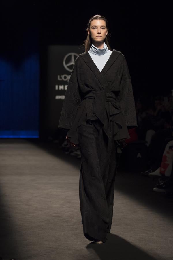 De los 
colores intensos
y fuertes del invierno, empiezan a deslizarse por la pasarela colores pasteles, empolvados, menos típicos para esta estación del año. 