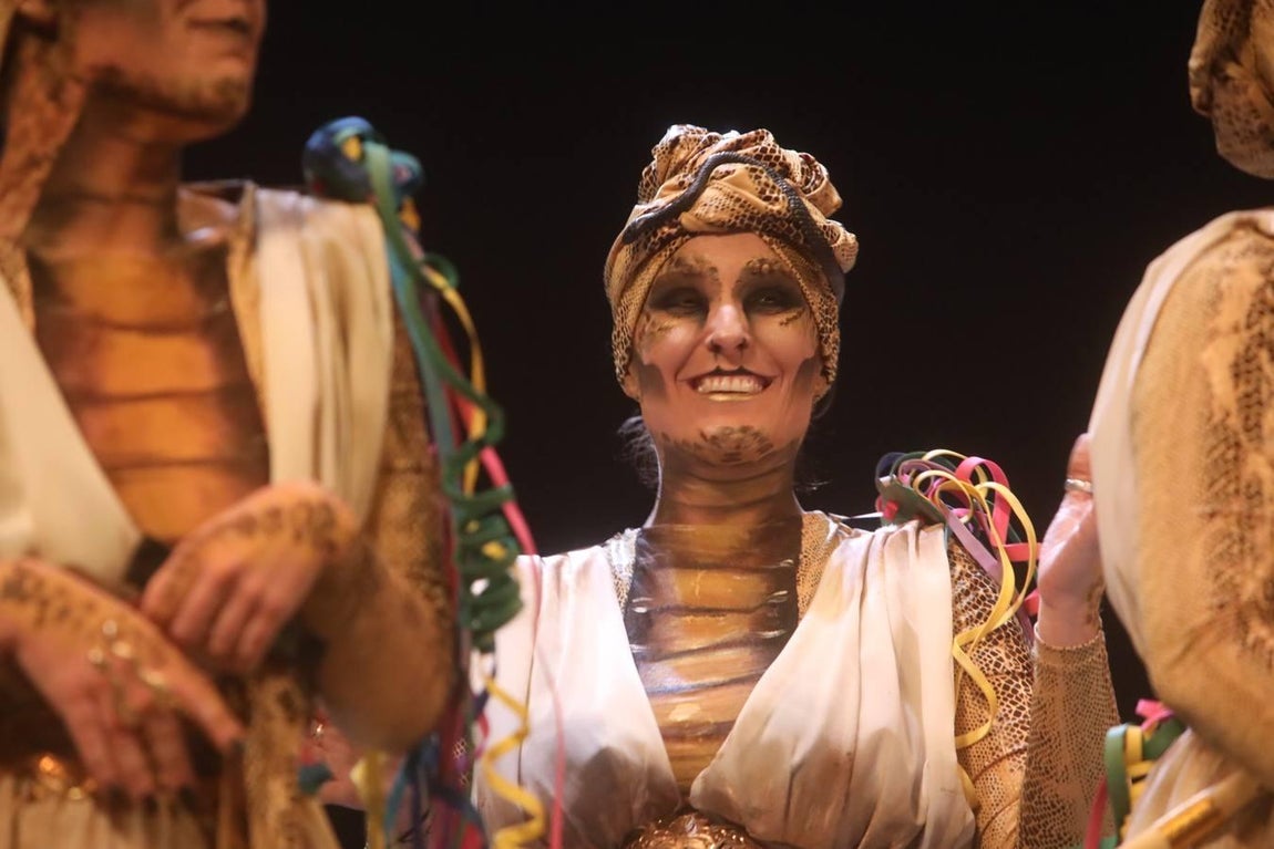 Fotos: Comparsa Lasss Envenenásss en el COAC 2019