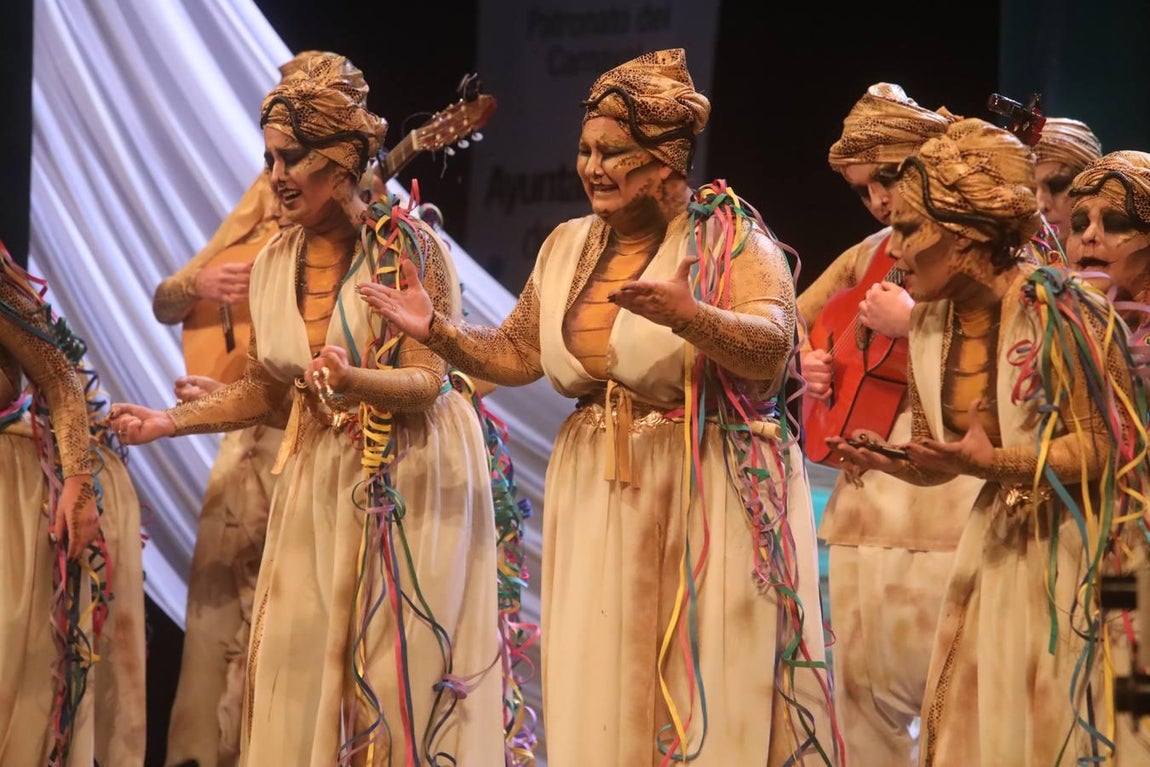 Fotos: Comparsa Lasss Envenenásss en el COAC 2019