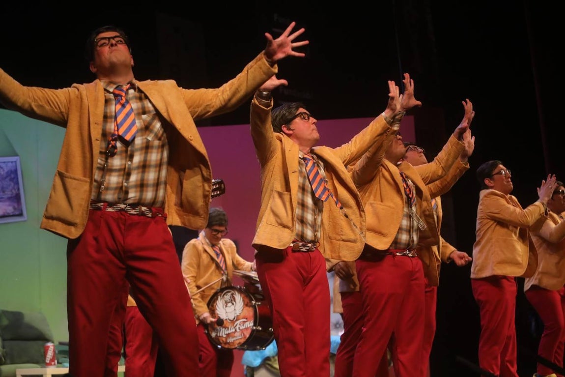 FOTOS: chirigota Los que no valen ni para estar escondidos