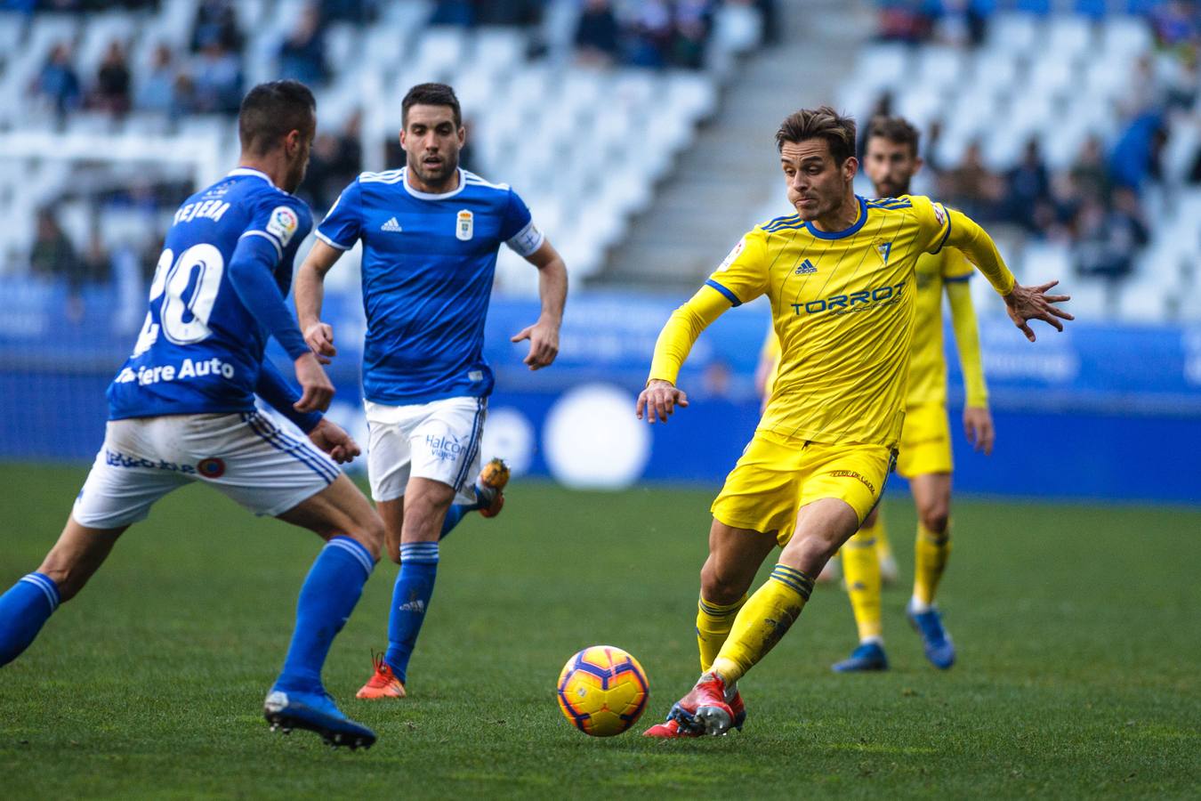 El Oviedo-Cádiz CF (2-1), en imágenes