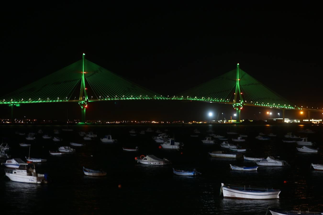 El Segundo Puente, de verde para concienciar sobre el cáncer