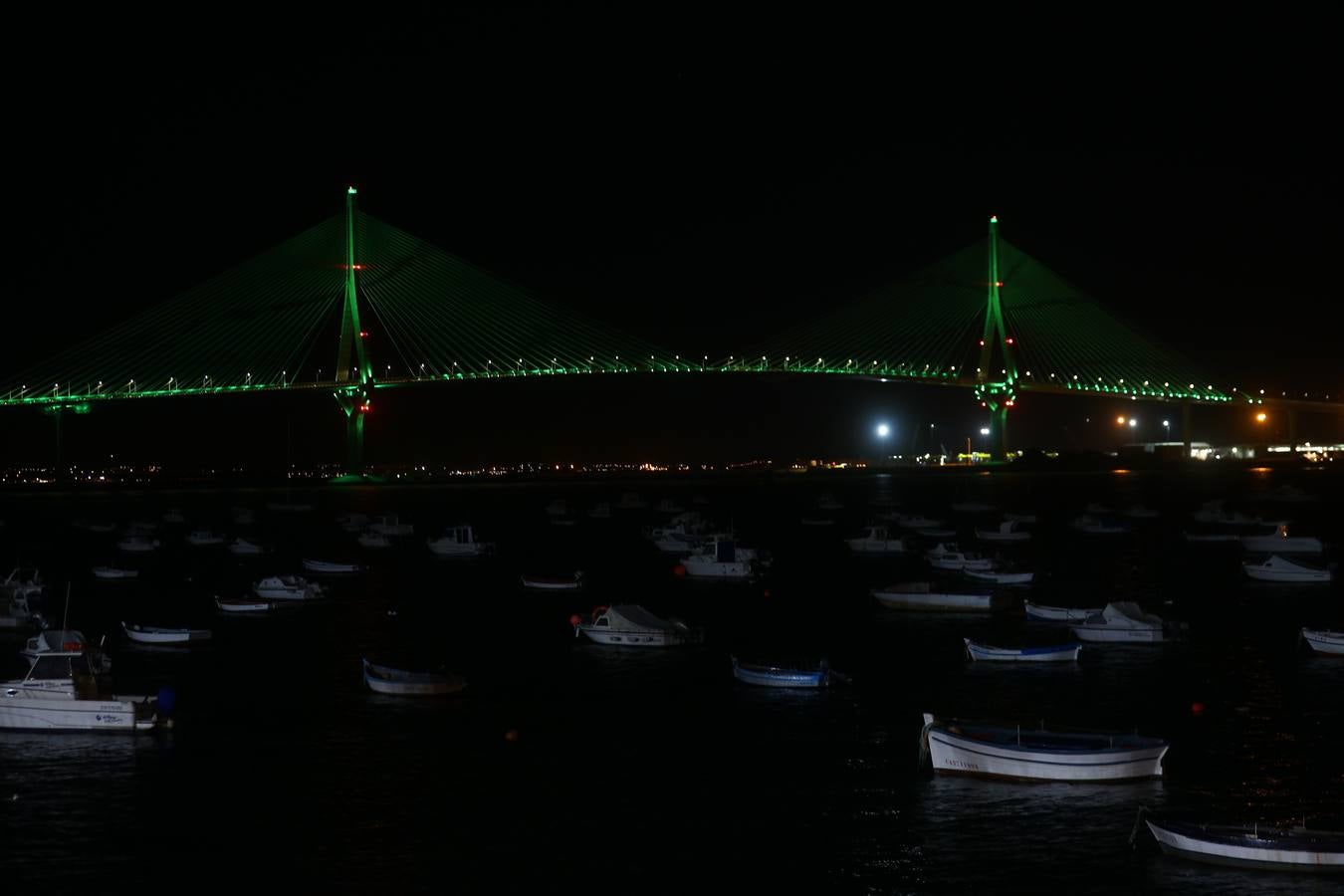 El Segundo Puente, de verde para concienciar sobre el cáncer