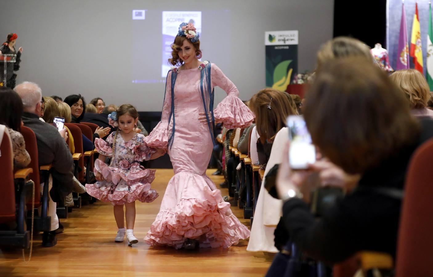 El desfile benéfico de Acopinb de Córdoba, en imágenes