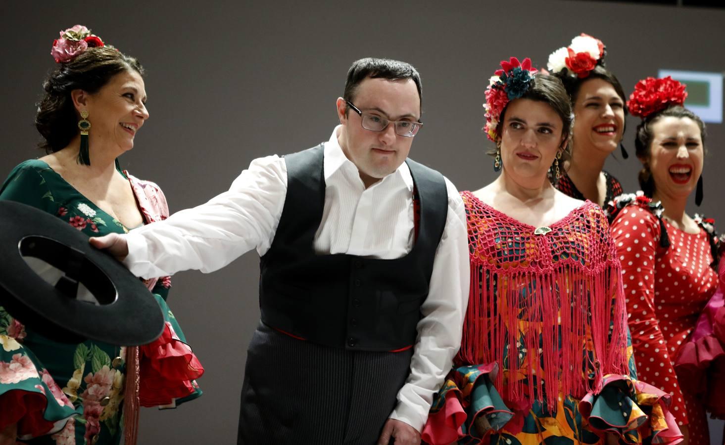 El desfile benéfico de Acopinb de Córdoba, en imágenes