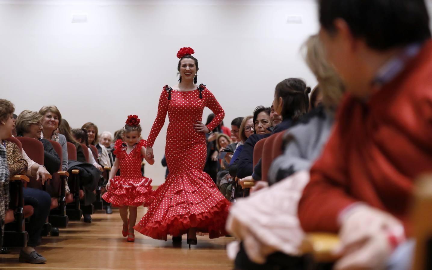 El desfile benéfico de Acopinb de Córdoba, en imágenes