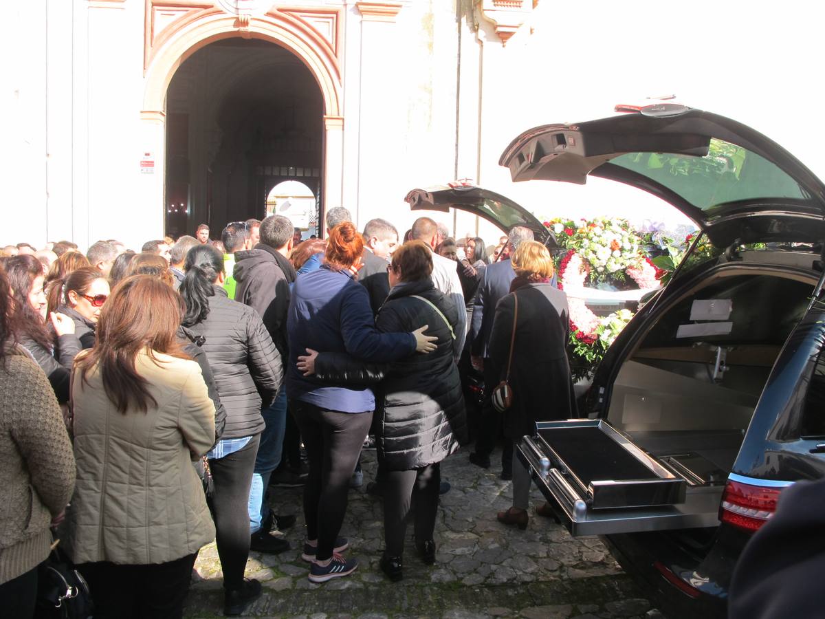 Crónica gráfica del funeral por los trabajadores que murieron en el accidente de Arahal