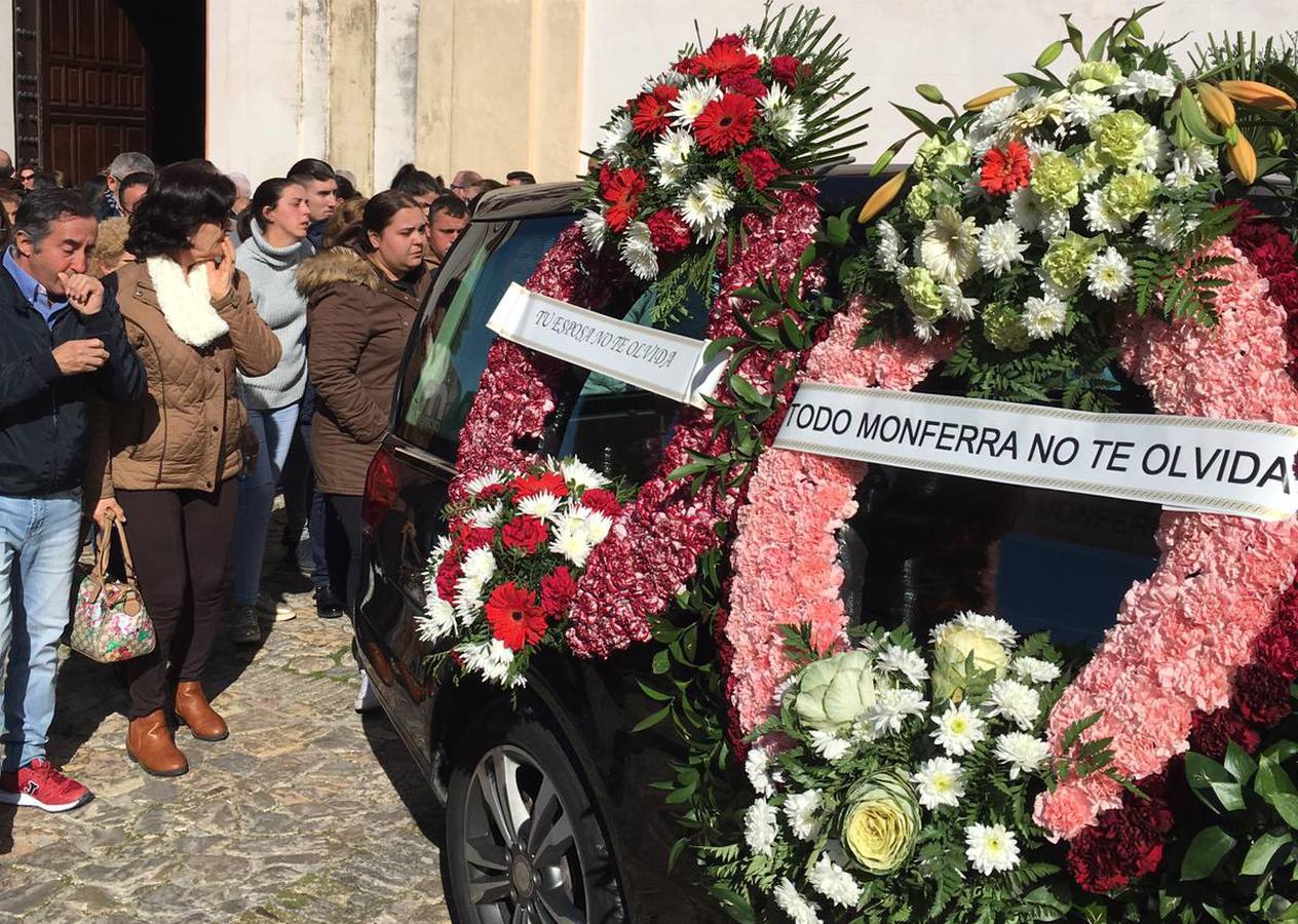 Crónica gráfica del funeral por los trabajadores que murieron en el accidente de Arahal