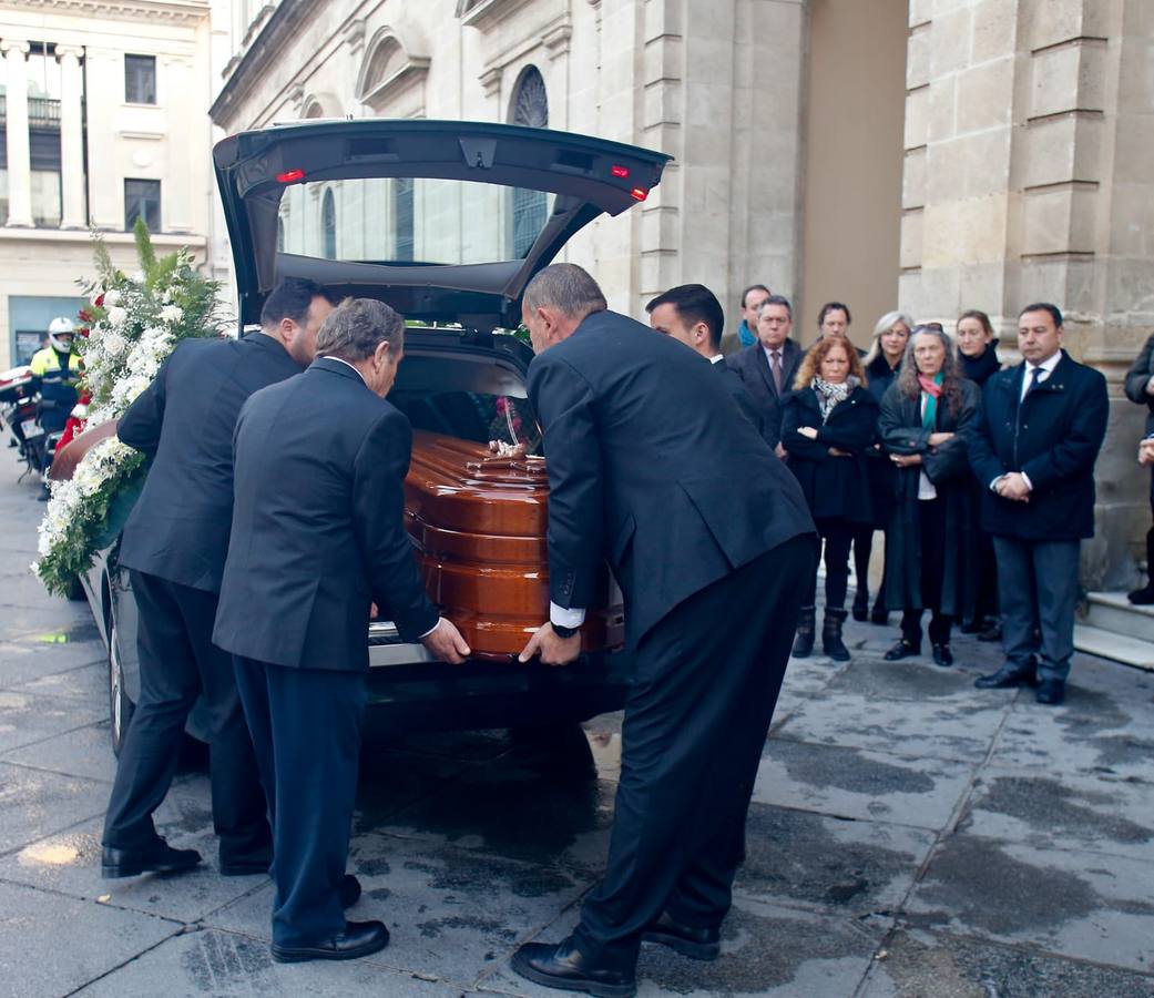 Autoridades, familia y amigos despiden a Távora en Sevilla