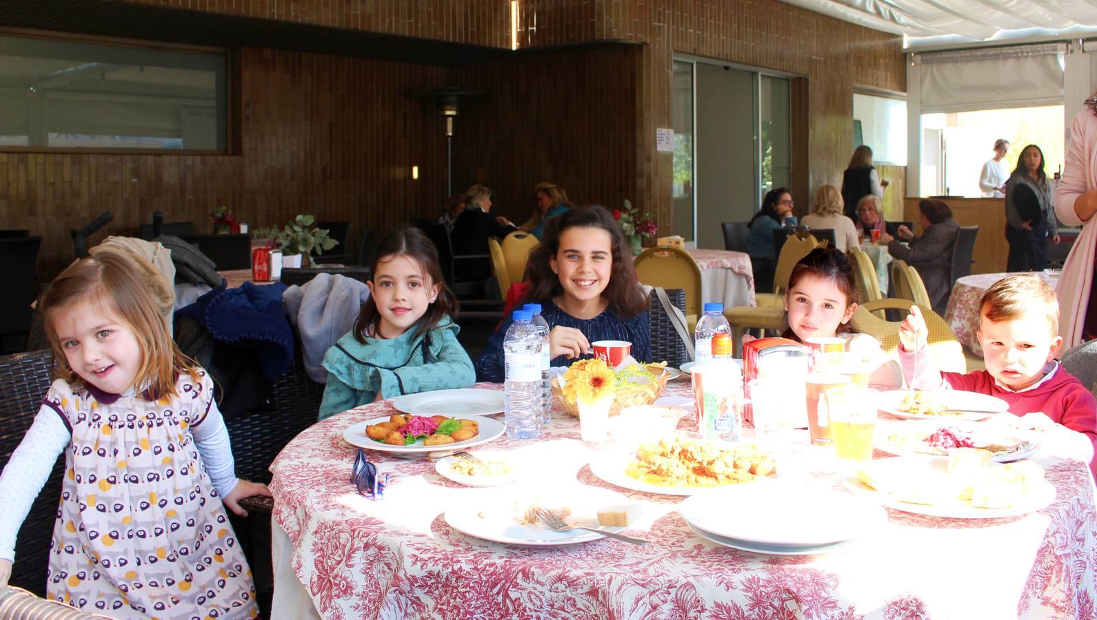 Lucía Domínguez, María Domínguez, Emma Delgado, María del Mar Madrid y Mario Madrid