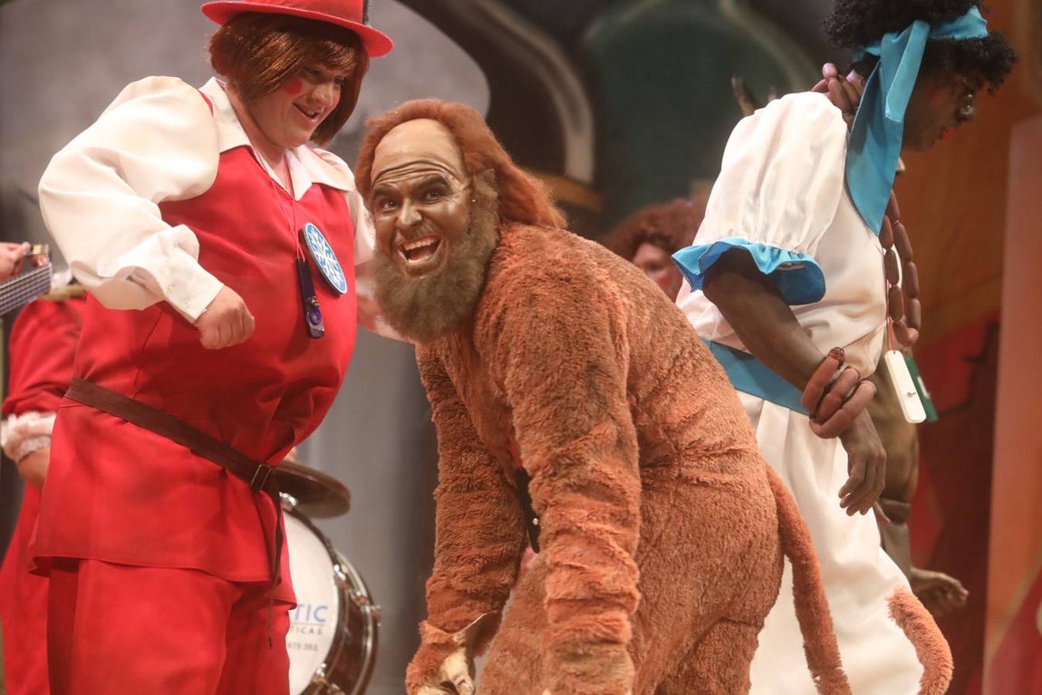 FOTOS: chirigota Los que vienen de etiqueta