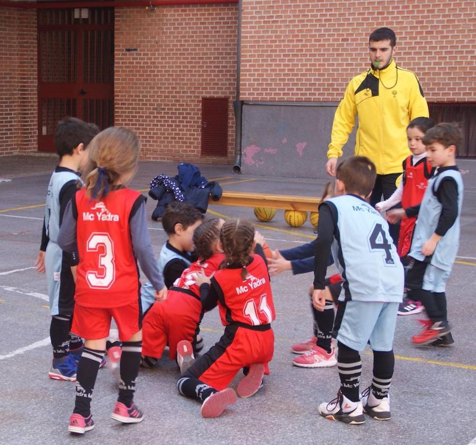 Las mejores imágenes del encuentro entre el Ntra. Sra. Providencia y el Sagrada Familia Jorge Juan. 