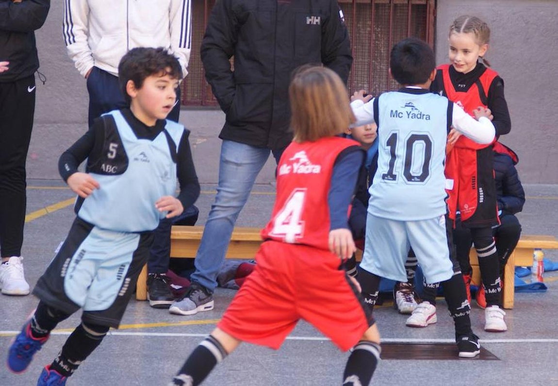 Las mejores imágenes del encuentro entre el Ntra. Sra. Providencia y el Sagrada Familia Jorge Juan. 