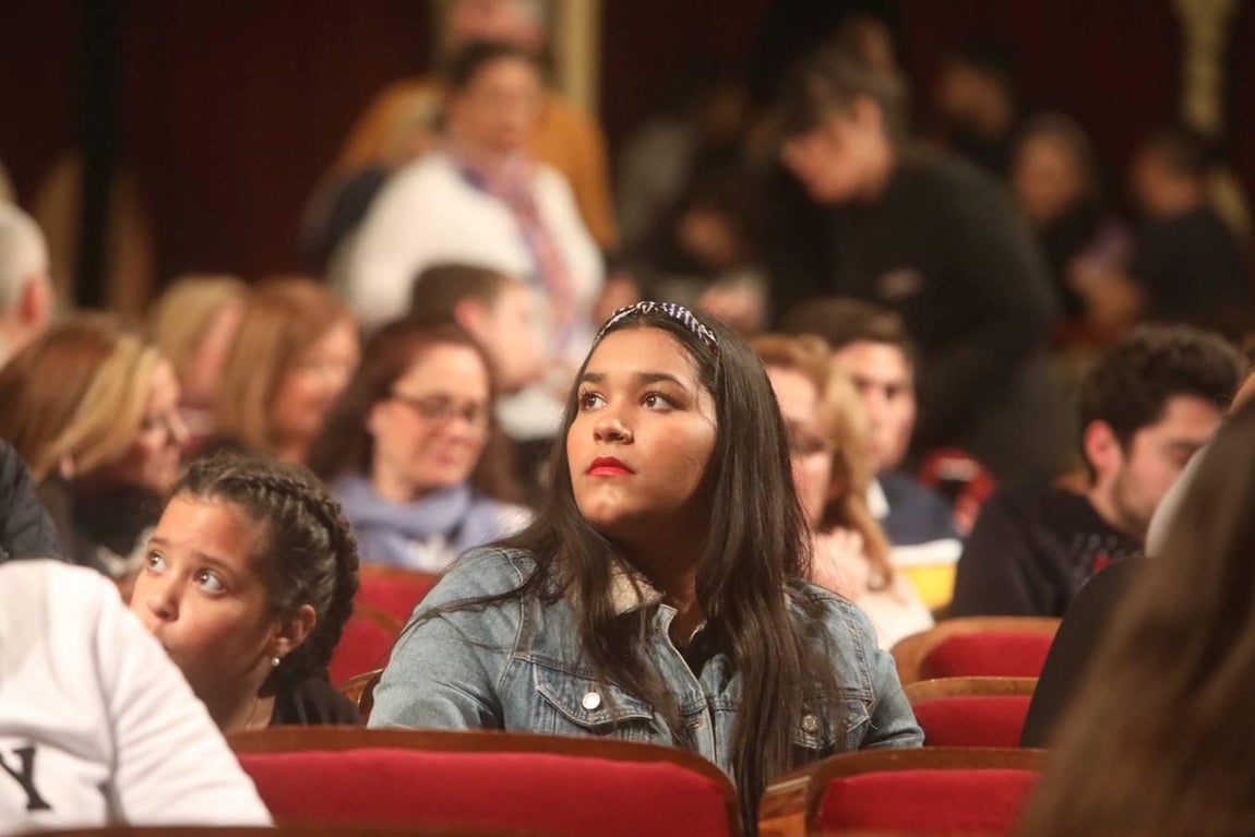 Lunes de COAC en el Falla. ¡Búscate en las fotos!