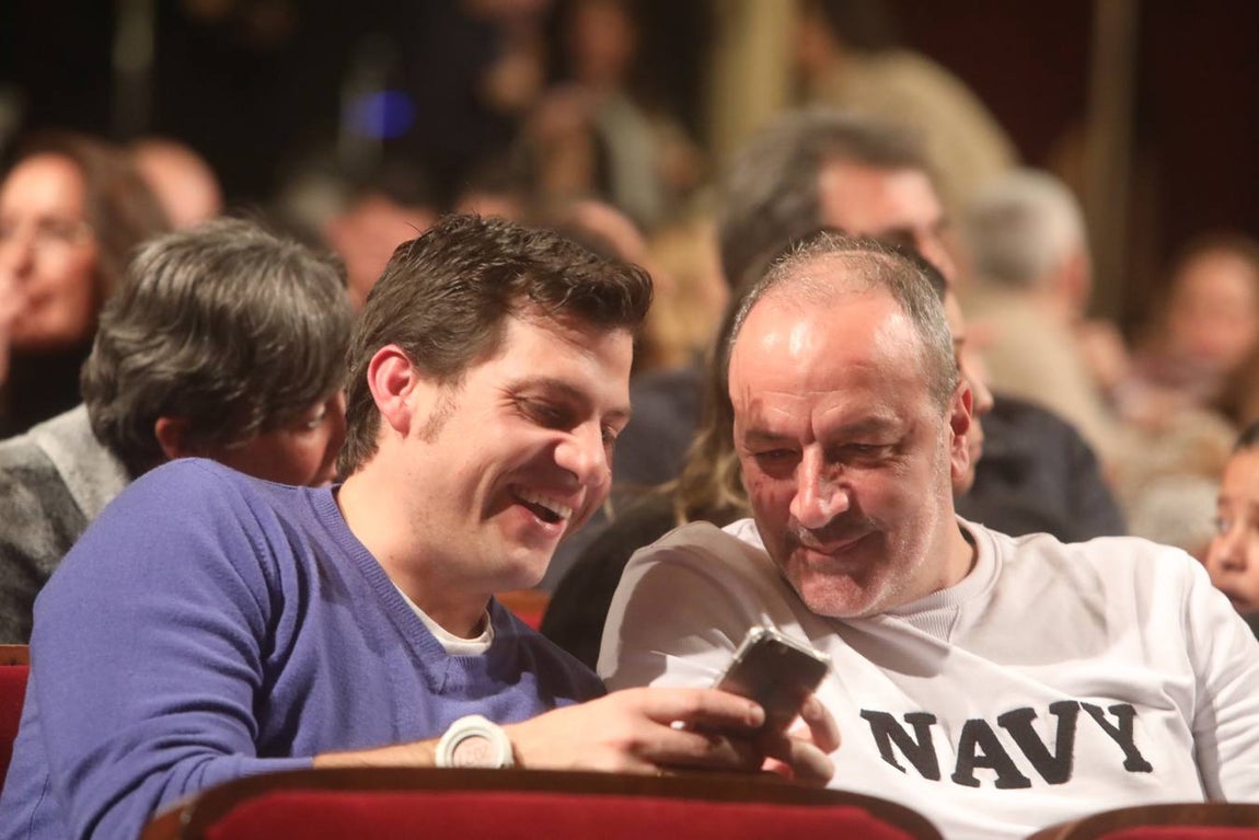 Lunes de COAC en el Falla. ¡Búscate en las fotos!