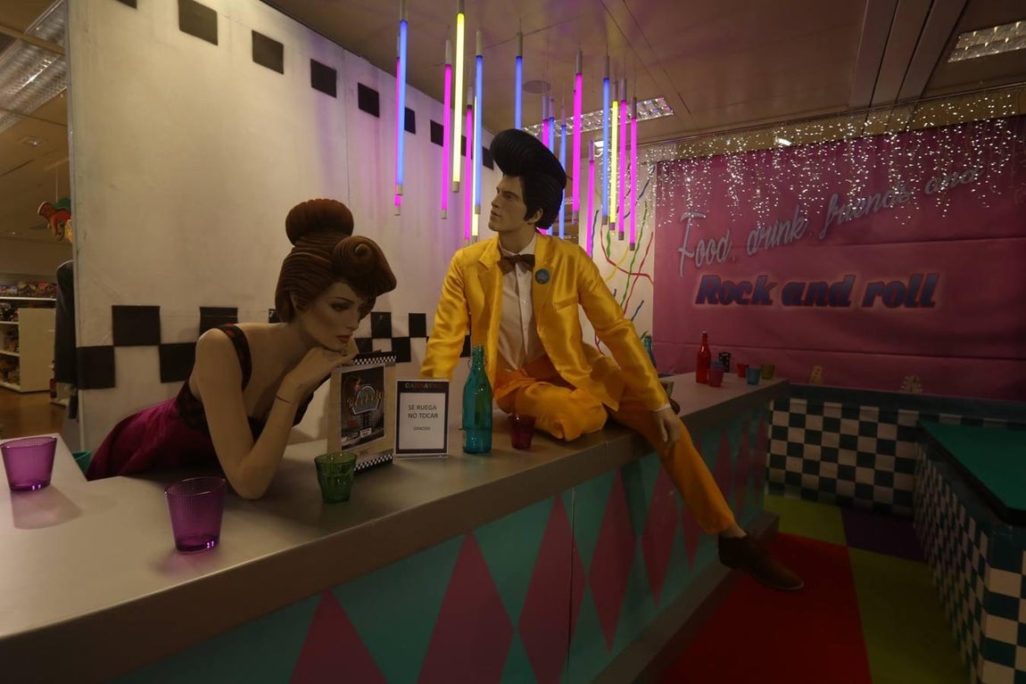 Exposición de disfraces de coros de Carnaval en El Corte Inglés