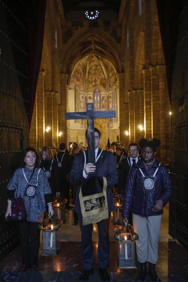 La procesión de la Virgen de Ánimas, en imágenes