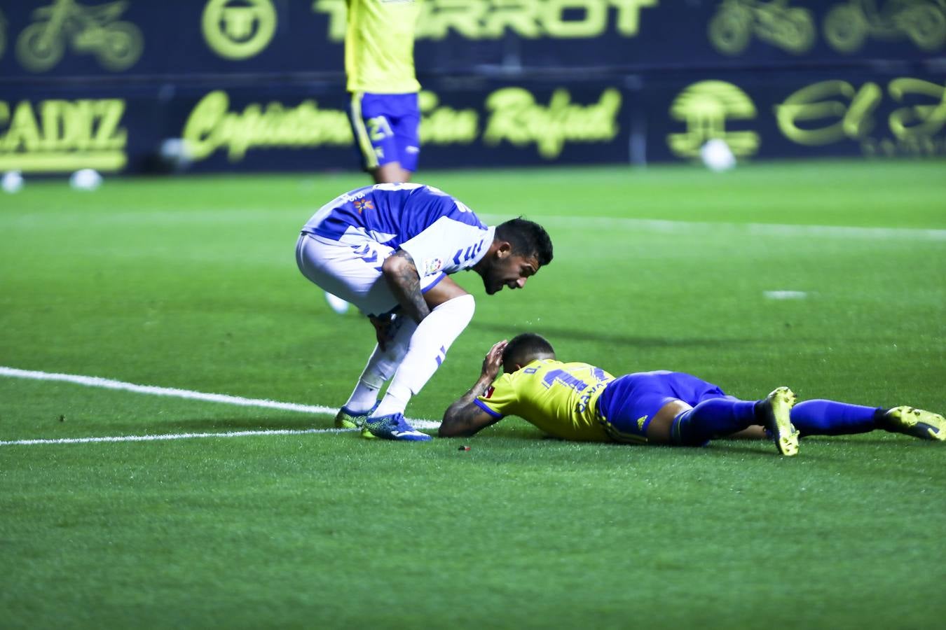 Partido Cádiz-Tenerife (2-0)