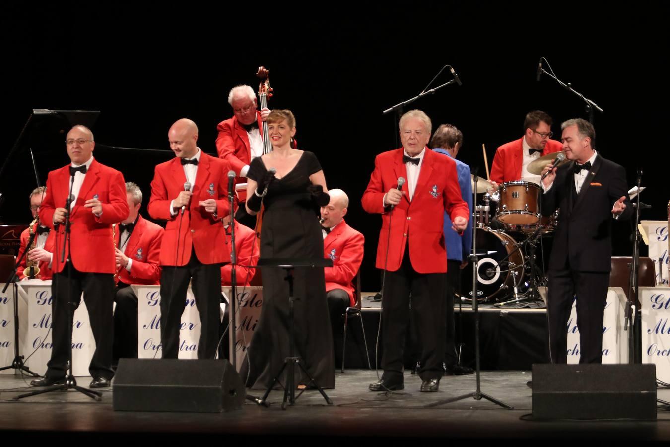 El concierto de Glenn Miller en el Teatro Góngora, en imágenes