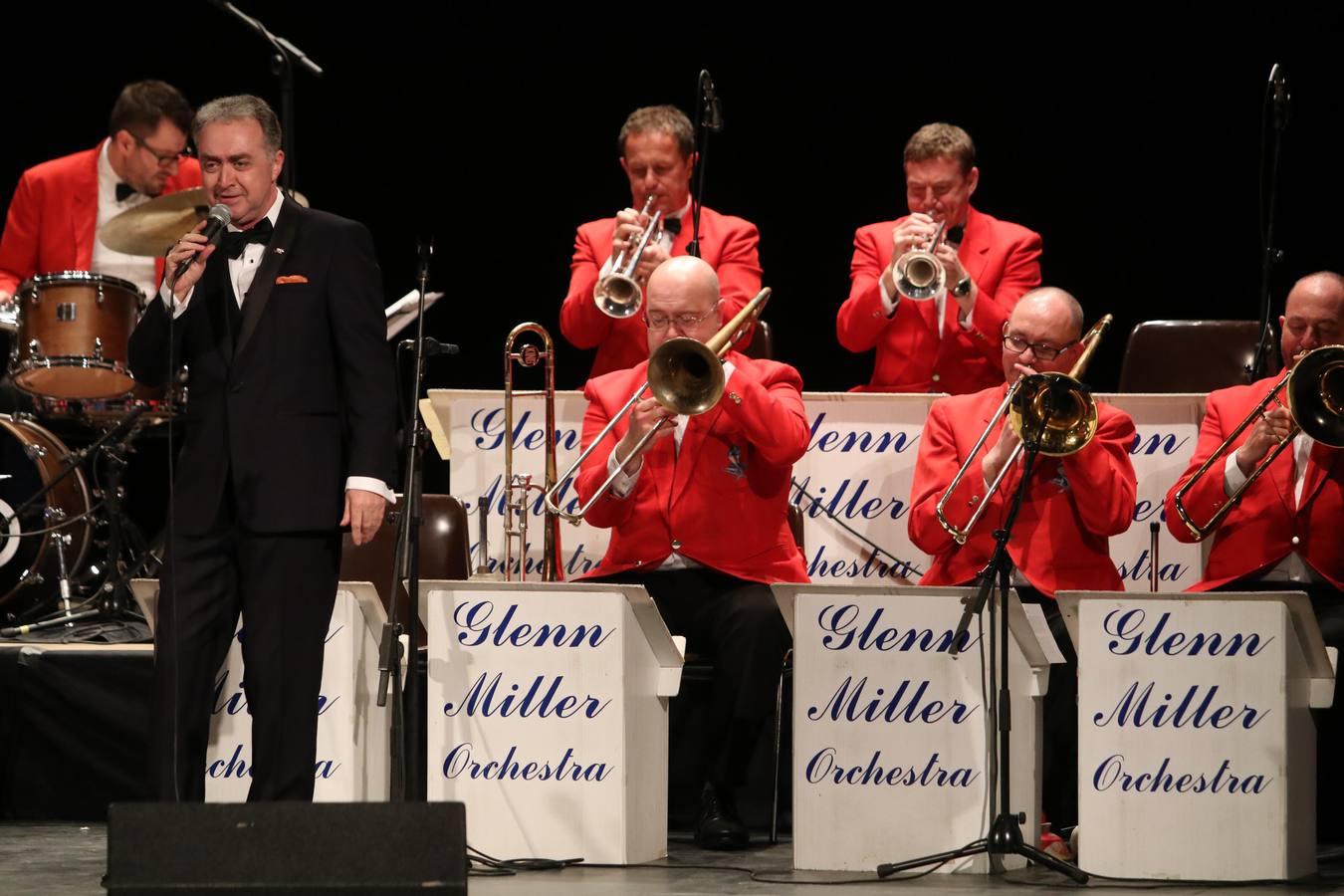 El concierto de Glenn Miller en el Teatro Góngora, en imágenes