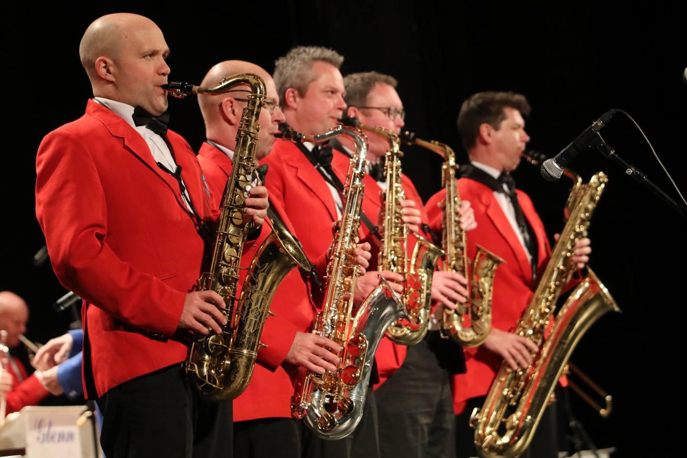 El concierto de Glenn Miller en el Teatro Góngora, en imágenes