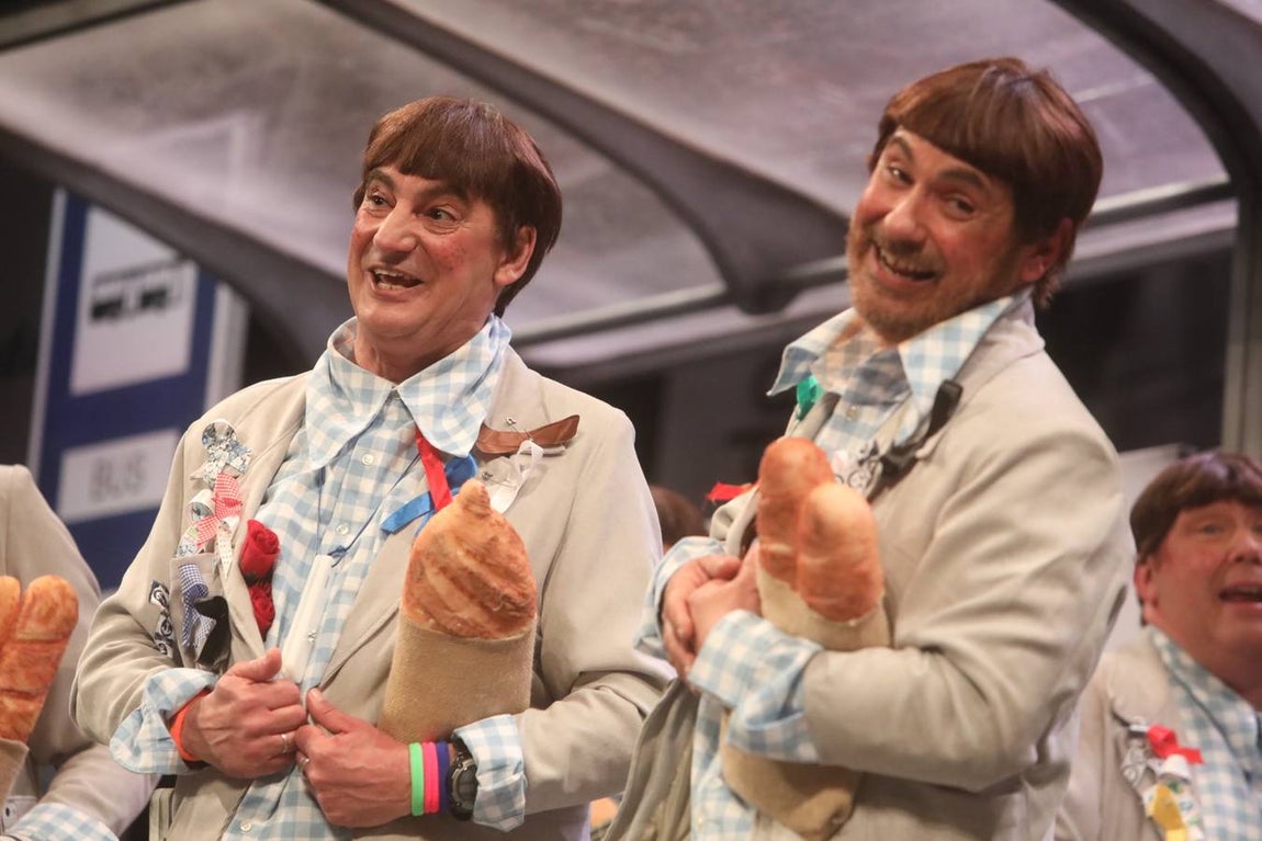 FOTOS: Chirigota Los cachito pan en el COAC 2019