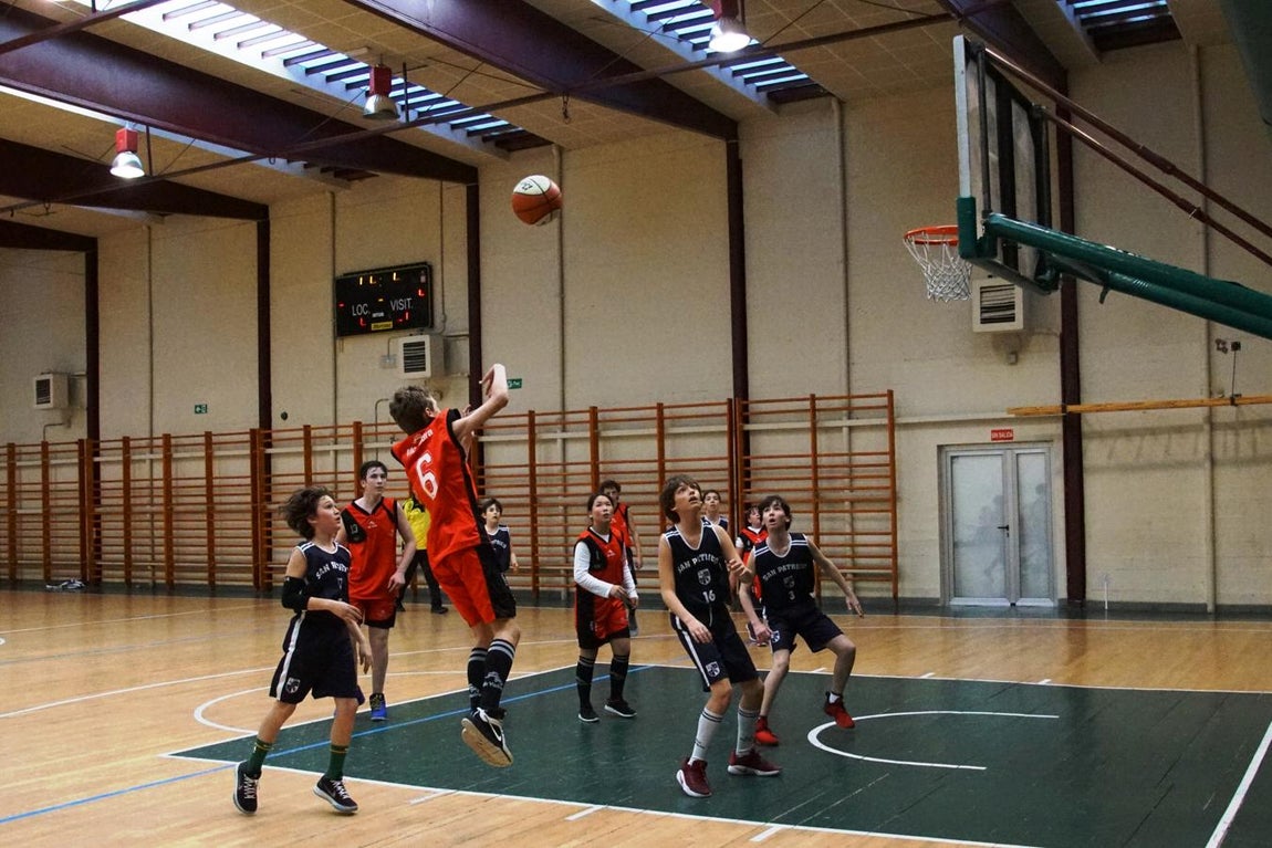 Las mejóres imágenes del partido de baloncesto entre San Patricio Soto y Ntra. Sra. Providencia
