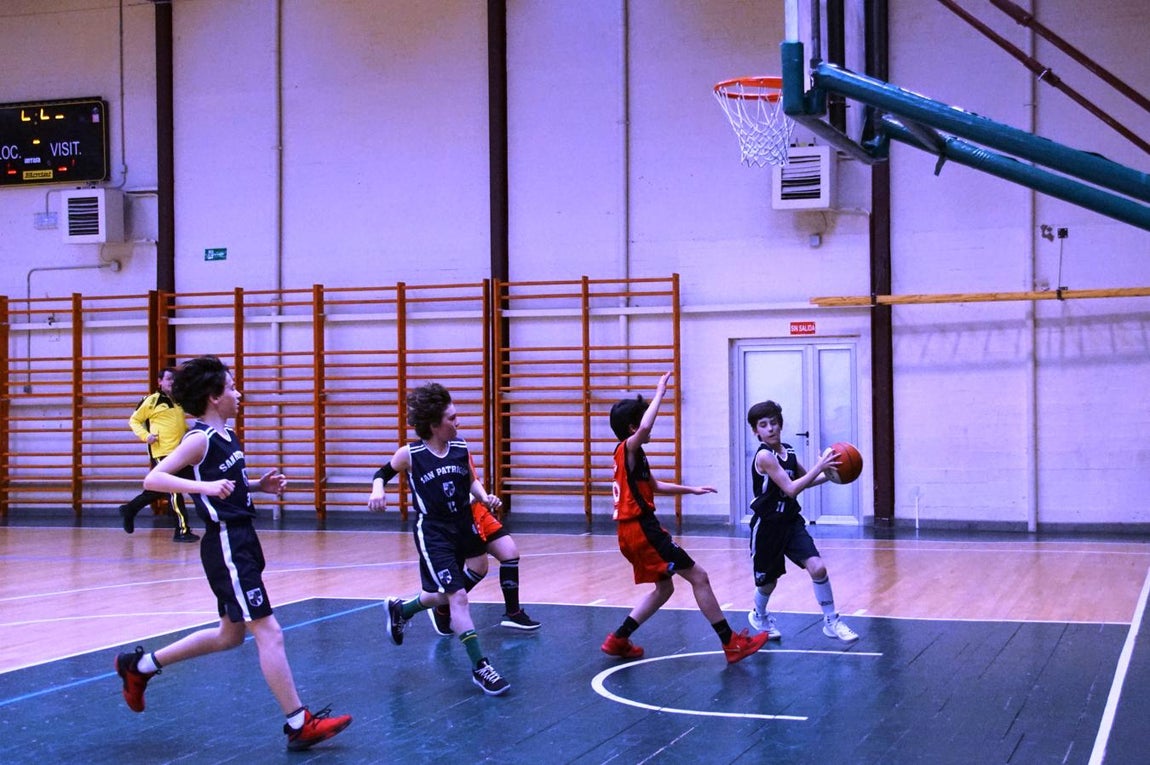 Las mejóres imágenes del partido de baloncesto entre San Patricio Soto y Ntra. Sra. Providencia