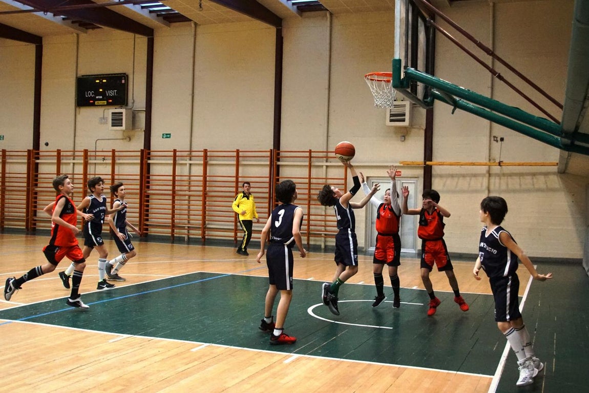 Las mejóres imágenes del partido de baloncesto entre San Patricio Soto y Ntra. Sra. Providencia