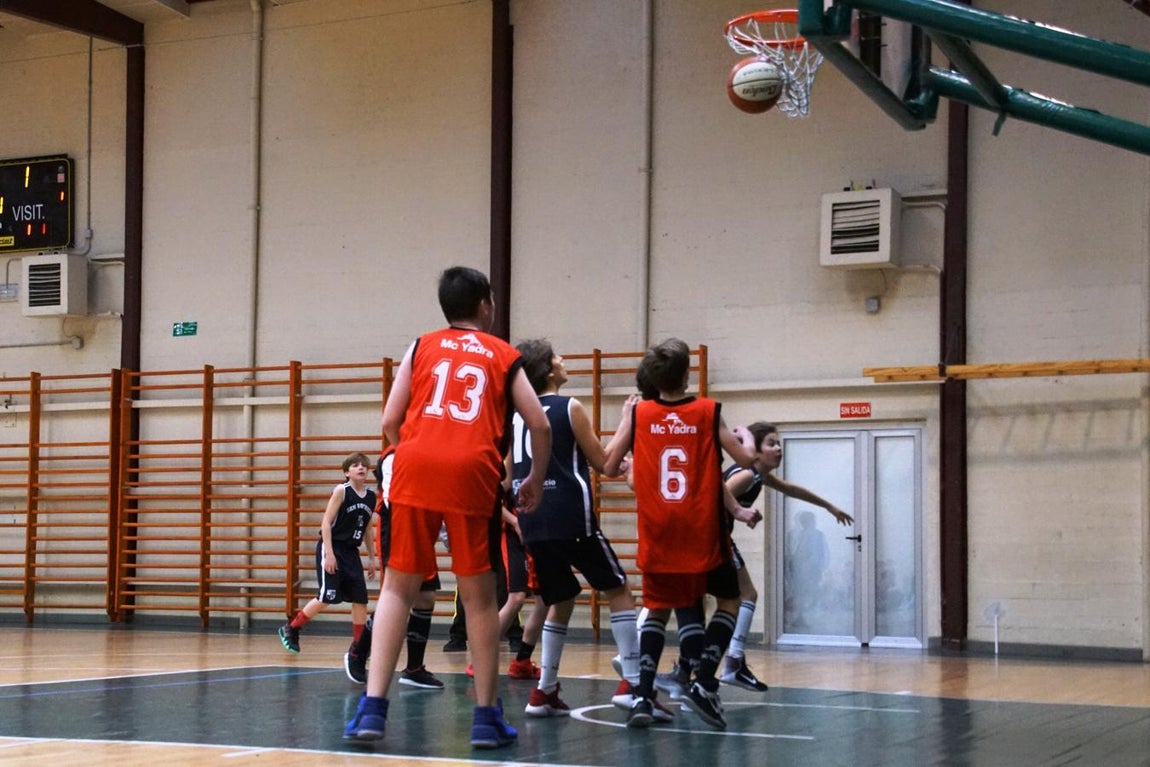 Las mejóres imágenes del partido de baloncesto entre San Patricio Soto y Ntra. Sra. Providencia