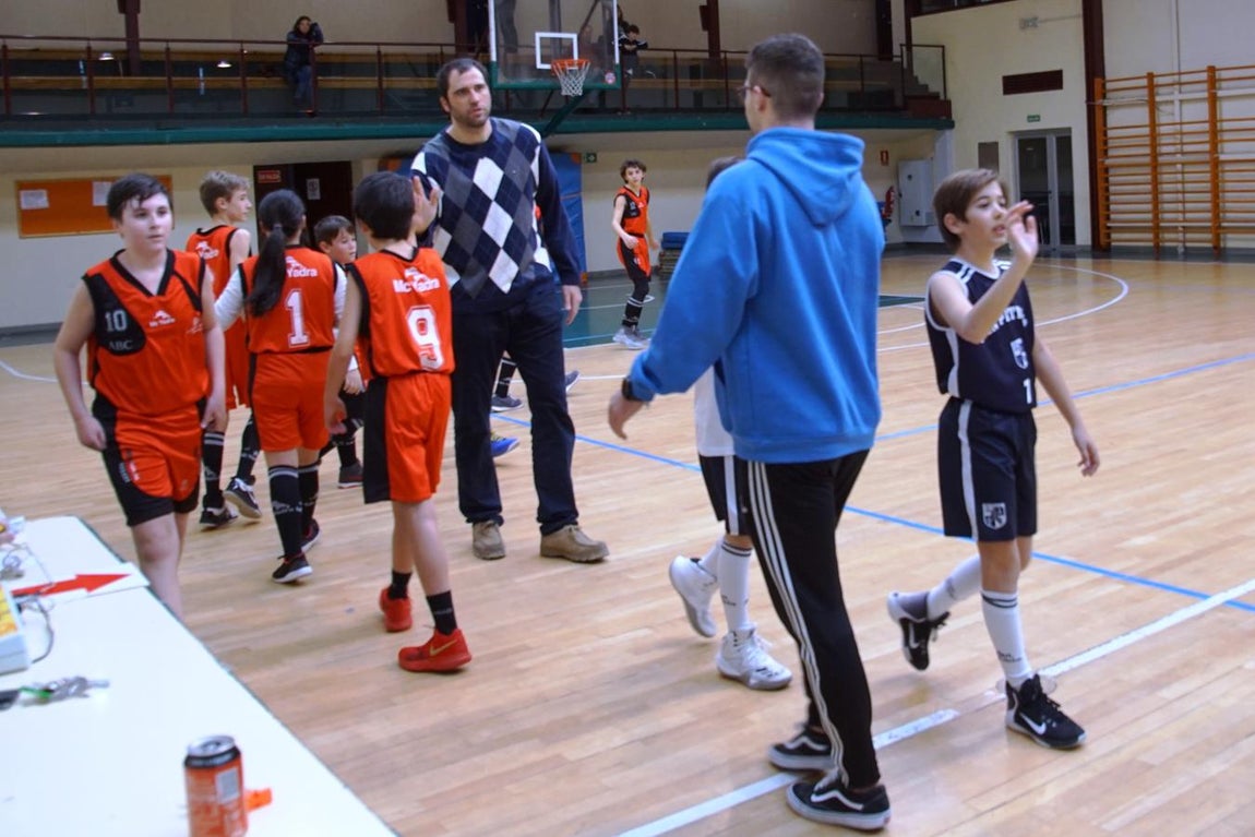 Las mejóres imágenes del partido de baloncesto entre San Patricio Soto y Ntra. Sra. Providencia
