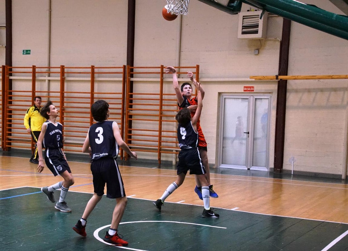 Las mejóres imágenes del partido de baloncesto entre San Patricio Soto y Ntra. Sra. Providencia