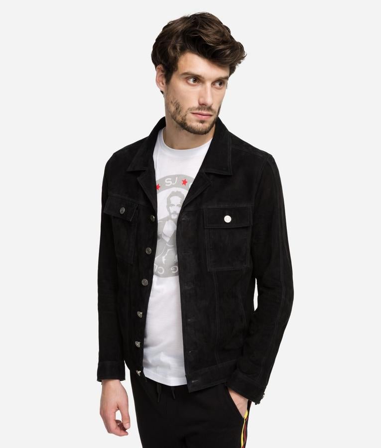 La colección de su guardaespaldas. Chaqueta de antes de la colección de Karl Lagerfeld en colaboración con su guardaespaldas Sebastien Jondeau. (Precio: 1.159 euros)