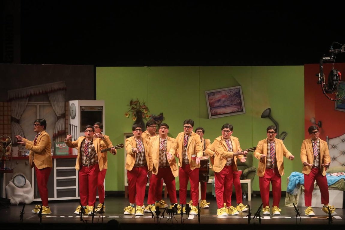 FOTOS: chirigota Los que no valen ni para estar escondidos